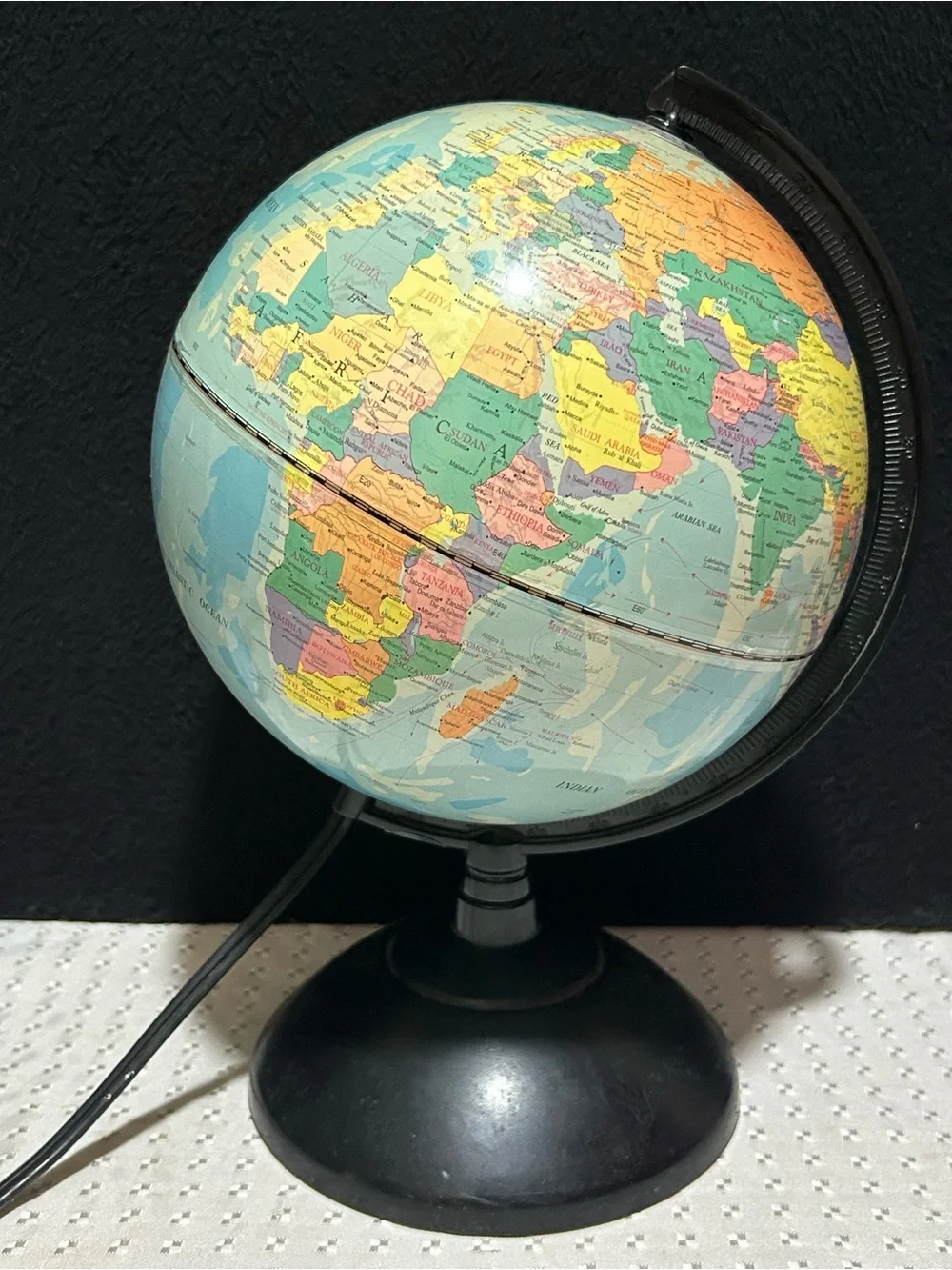 Vintage 12- Inch Illuminated World Globe Lamp Desktop Tabletop Display